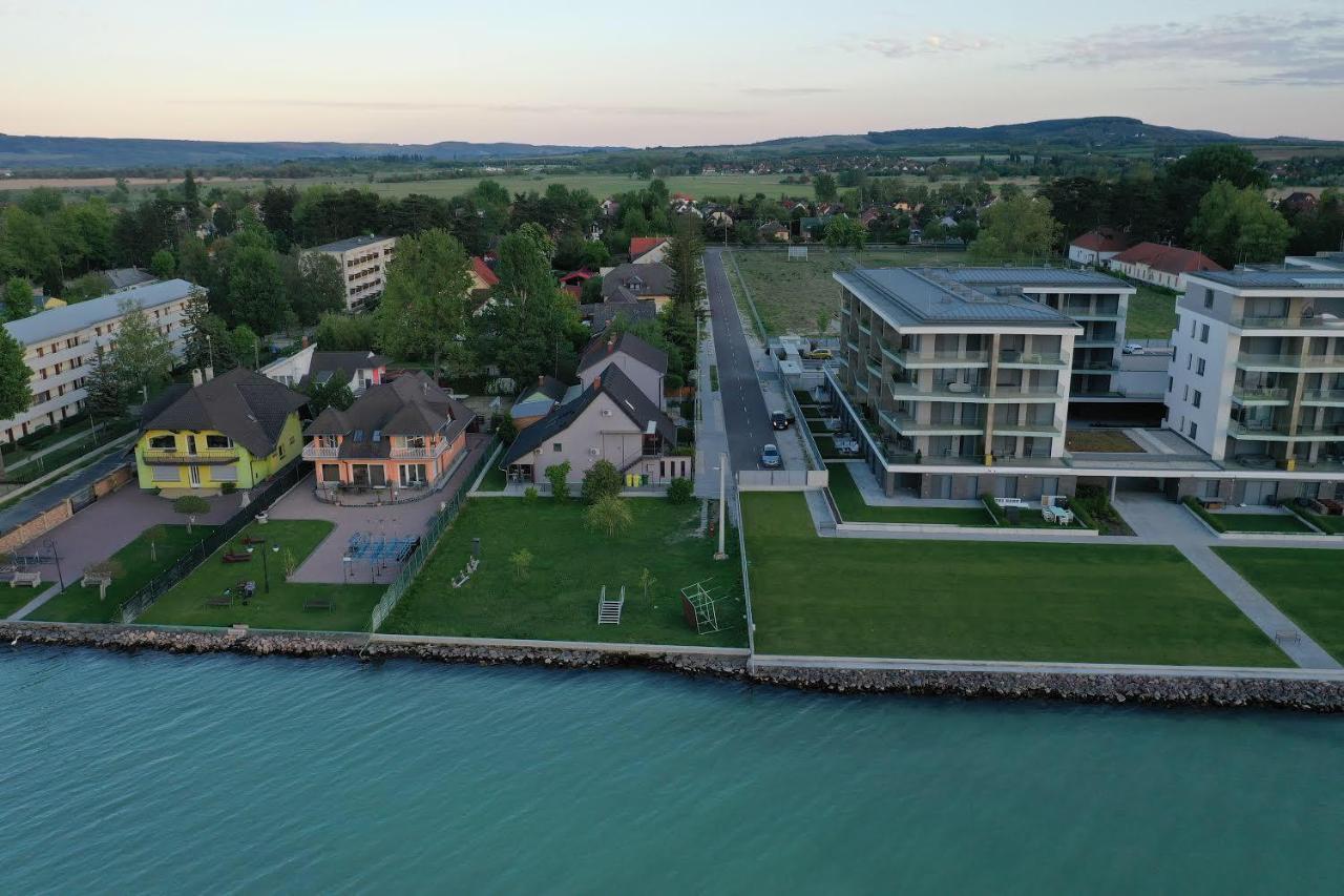 Hullám Apartman Balatonlelle Esterno foto