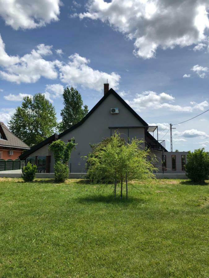 Hullám Apartman Balatonlelle Esterno foto