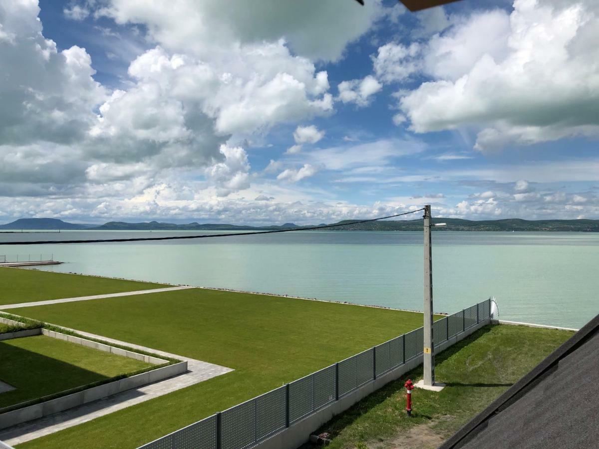 Hullám Apartman Balatonlelle Esterno foto