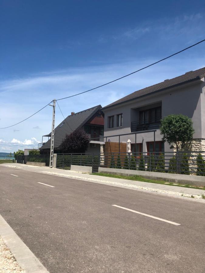 Hullám Apartman Balatonlelle Esterno foto